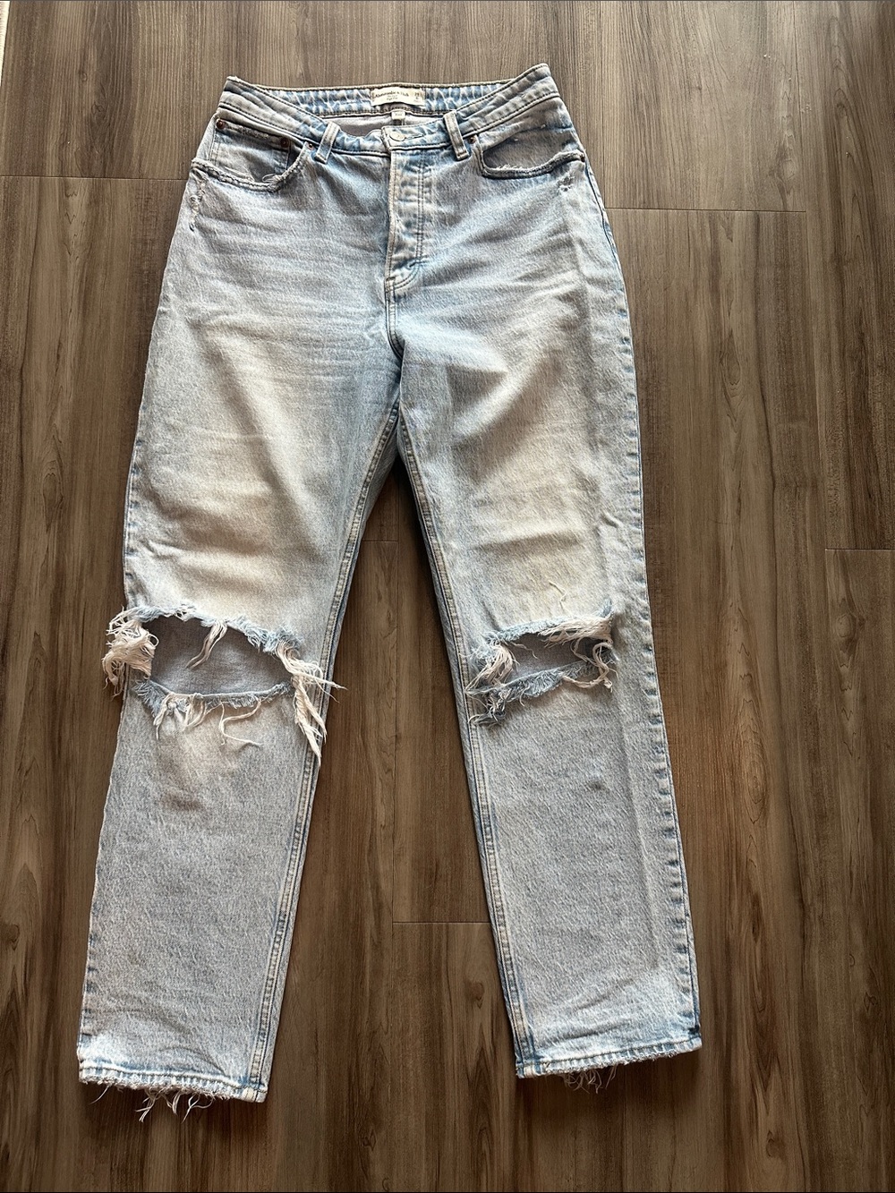 Abercrombie & Fitch the dad high rise light wash